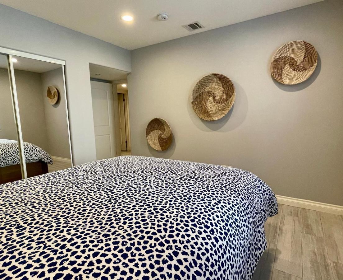 Stylish Hollywood Townhouse - Ideal Location ロサンゼルス エクステリア 写真