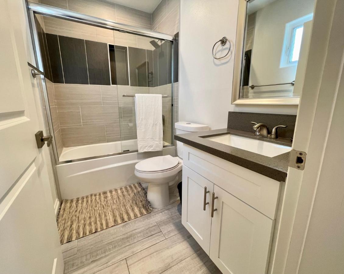 Stylish Hollywood Townhouse - Ideal Location ロサンゼルス エクステリア 写真