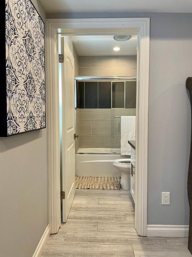 Stylish Hollywood Townhouse - Ideal Location ロサンゼルス エクステリア 写真
