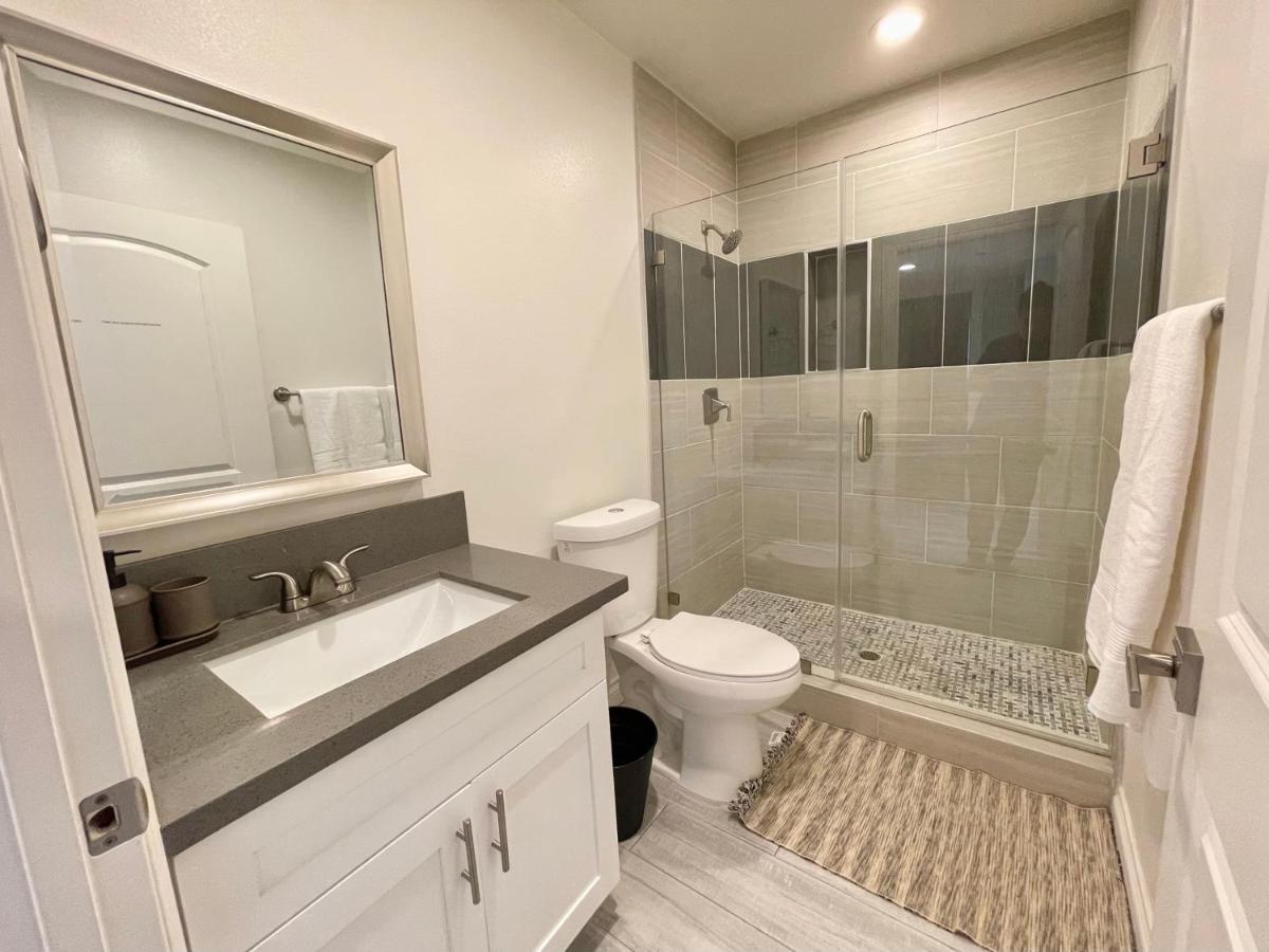 Stylish Hollywood Townhouse - Ideal Location ロサンゼルス エクステリア 写真